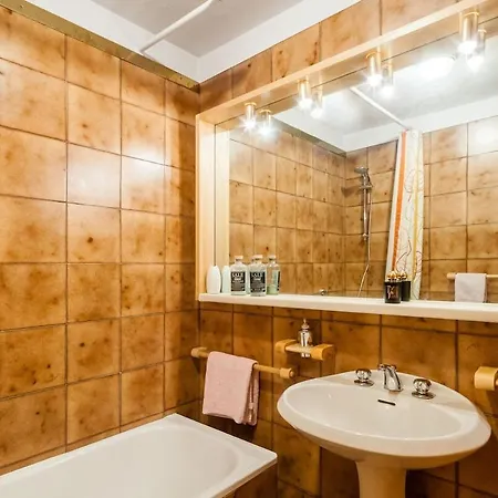 Elegant And Cozy In The Heart Of Cervinia 公寓 *