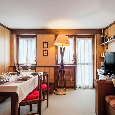 アパート Elegant And Cozy In The Heart Of Cervinia *
